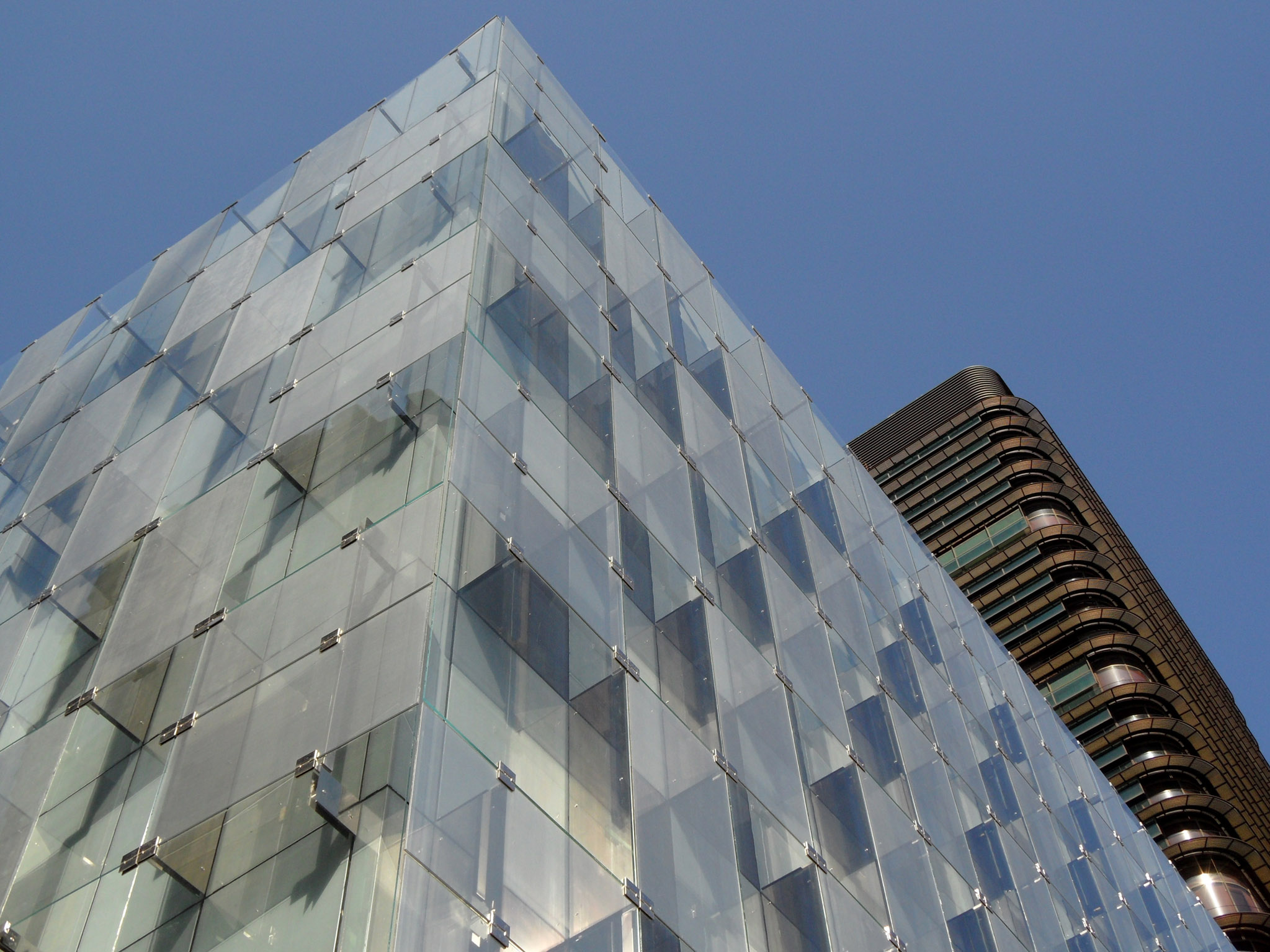 BUILDING GLASS MESHES